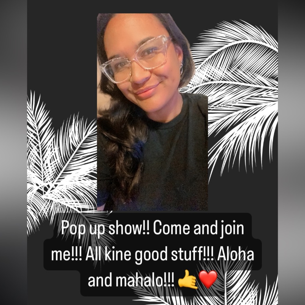 Like this listing to be notified when I go live!!! ❤️🤙